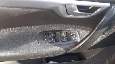 Veículo de Sucata volvo xc70 ii (136) d5 awd do ano 2006 alimentado d5244t4