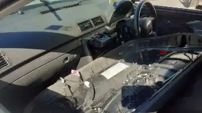 Veículo de Sucata audi a4 berlina (8e) 1.9 tdi do ano 2004 alimentado bke