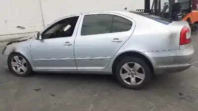 Veículo de Sucata skoda octavia berlina (1z3) collection do ano 2011 alimentado 