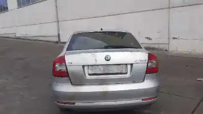 Veículo de Sucata skoda octavia berlina (1z3) collection do ano 2011 alimentado 