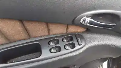 Здавання транспортного засобу alfa romeo 156 (116) 2.0 t.spark distinctive року 1999 потужний ar32301