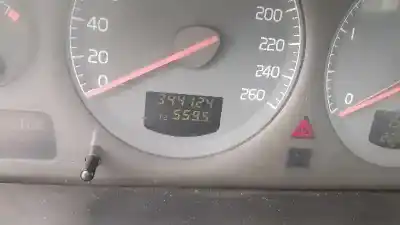 Véhicule à la ferraille volvo s80 berlina 2.5 d de l'année 1999 alimenté d 5252 t