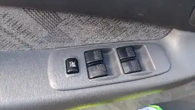 Здавання транспортного засобу mazda b-serie (un) td dx cabina larga року 2004 потужний wl