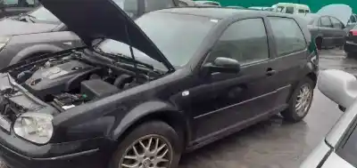 Vehicul casat VOLKSWAGEN GOLF IV BERLINA (1J1) Highline al anului 2000 alimentat AUY