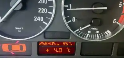 Veículo de Sucata bmw serie 5 berlina (e39) 520d do ano 2003 alimentado m47204d1