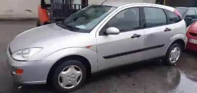 Veículo de Sucata FORD FOCUS BERLINA (CAK) Trend do ano 2001 alimentado C9DB