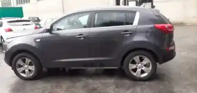 Vehicul casat kia sportage emotion 4x2 al anului 2013 alimentat d4fd