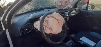 Veículo de Sucata citroen c3 attraction do ano 2013 alimentado zm01