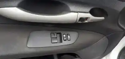 Здавання транспортного засобу toyota auris (_e15_) 2.0 d-4d (ade150_) року 2007 потужний 1ndtv