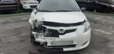 Здавання транспортного засобу toyota auris (_e15_) 2.0 d-4d (ade150_) року 2007 потужний 1ndtv