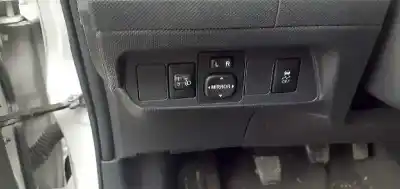 Здавання транспортного засобу toyota auris (_e15_) 2.0 d-4d (ade150_) року 2007 потужний 1ndtv