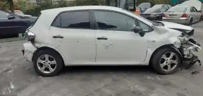 Здавання транспортного засобу toyota auris (_e15_) 2.0 d-4d (ade150_) року 2007 потужний 1ndtv