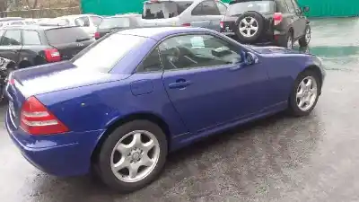 Verschrottungsfahrzeug mercedes-benz clase slk (w170) roadster 230 compressor (170.449) des jahres 2002 angetrieben m111983