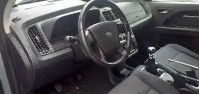 Veículo de Sucata dodge journey se do ano 2010 alimentado bwd