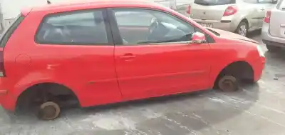 Veículo de Sucata volkswagen polo (9n3) 1.9 tdi 101 cv / 74 kw do ano 2006 alimentado axr
