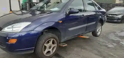 Vehículo de desguace FORD FOCUS BERLINA (CAK) Ambiente del año 2001 con motor FYDA