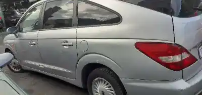 Здавання транспортного засобу ssangyong rodius xdi року 2005 потужний 