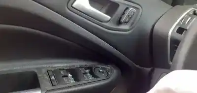 Здавання транспортного засобу ford                                               kuga (cbs)                                                                                                                                                                                                                                                 titanium року 2014 потужний 