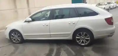 Sloopvoertuig skoda suberb (3t4) 2.0 tdi dpf van het jaar 2012 aangedreven cff