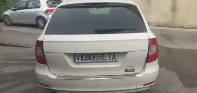 Sloopvoertuig skoda suberb (3t4) 2.0 tdi dpf van het jaar 2012 aangedreven cff