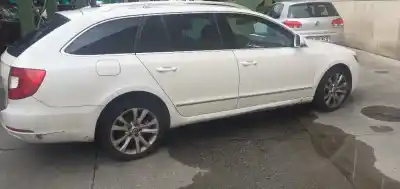 Sloopvoertuig skoda suberb (3t4) 2.0 tdi dpf van het jaar 2012 aangedreven cff