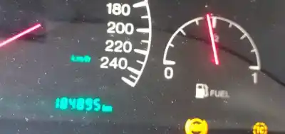 Véhicule à la ferraille cadillac seville sts de l'année 1998 alimenté l37