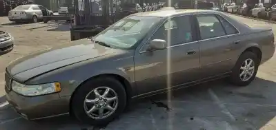 Véhicule à la ferraille cadillac seville sts de l'année 1998 alimenté l37