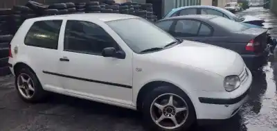 Vehicul casat VOLKSWAGEN GOLF IV BERLINA (1J1) Básico al anului 2000 alimentat AQM