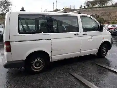 Scrapping Vehicle volkswagen t5 transporter/furgoneta caja cerrada of the year 2004 powered axb