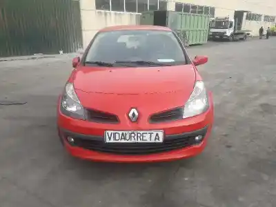 Veículo de Sucata RENAULT CLIO III Confort Dynamique do ano 2005 alimentado K9K764