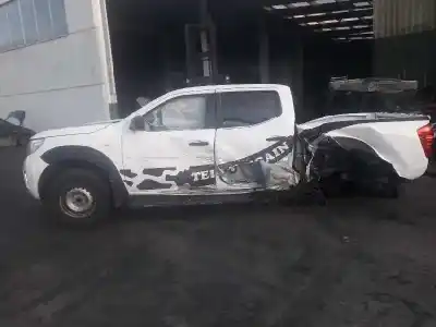 Veículo de Sucata nissan np300 pick-up (d23) tekna double cab 4x4 do ano 2017 alimentado ys23