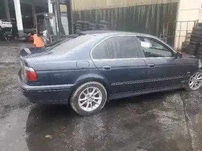 Veículo de Sucata bmw serie 5 berlina (e39) 525d do ano 2002 alimentado 256d1