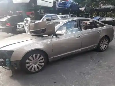 Veicolo di demolizione AUDI A6 BERLINA (4F2) 4.2 Quattro dell'anno 2004 alimentato BAT