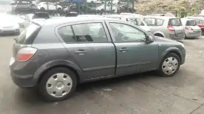 Véhicule à la ferraille opel astra h berlina cosmo de l'année 2005 alimenté z16xep