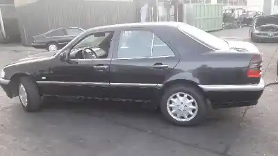 Verschrottungsfahrzeug mercedes-benz clase c (w202) berlina 2.5 20v turbodiesel cat des jahres 1997 angetrieben 605960