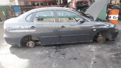 Veicolo di demolizione SEAT CORDOBA BERLINA (6L2) Reference dell'anno 2006 alimentato AXR