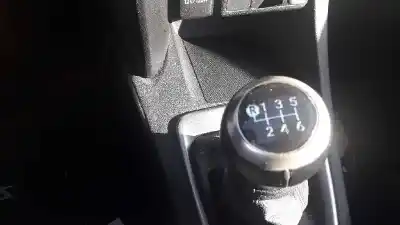 Здавання транспортного засобу toyota auris active року 2013 потужний 1nd