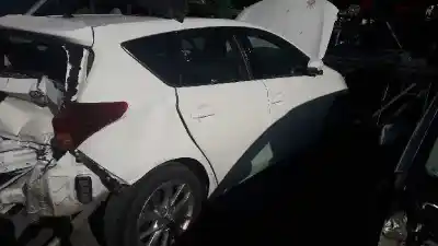 Здавання транспортного засобу toyota auris active року 2013 потужний 1nd