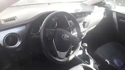 Здавання транспортного засобу toyota auris active року 2013 потужний 1nd