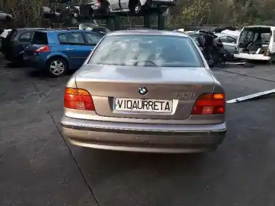 Sloopvoertuig bmw serie 5 berlina (e39) 523i van het jaar 1998 aangedreven 256s3