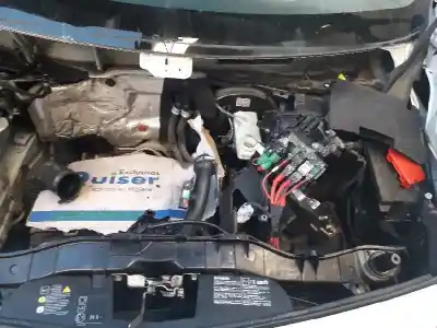 Véhicule à la ferraille renault kangoo expression profesional de l'année 2008 alimenté k9k802