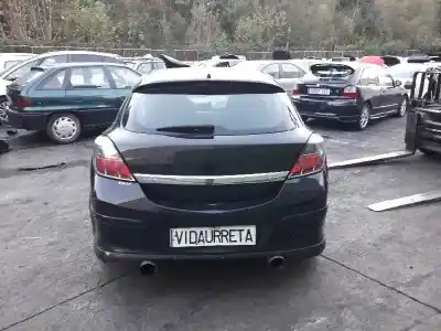 Véhicule à la ferraille opel astra gtc sport de l'année 2005 alimenté z18xe
