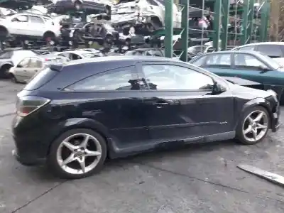 Véhicule à la ferraille opel astra gtc sport de l'année 2005 alimenté z18xe