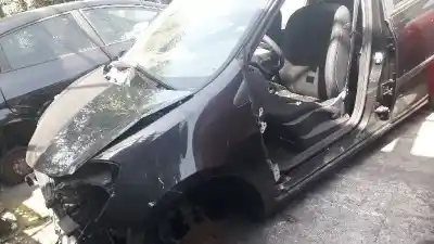 Здавання транспортного засобу RENAULT CLIO III (BR0/1, CR0/1) 1.4 16V року 2005 потужний K4J780