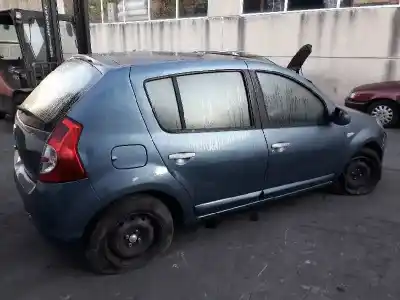 Véhicule à la ferraille dacia sandero 1.4 cat de l'année 2001 alimenté k7j710