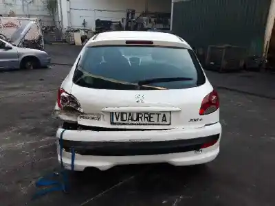 Véhicule à la ferraille PEUGEOT 206+ Básico de l'année 2009 alimenté 8HZ