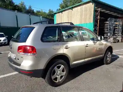 Véhicule à la ferraille volkswagen                                         touareg (7la)                                                                                                                                                                                                                                              tdi r5                                                                                                                                                                                                                                                     de l'année 2004 alimenté bac