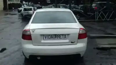 Veículo de Sucata audi a4 berlina (8e) 2.5 tdi (120kw) do ano 2002 alimentado bfc