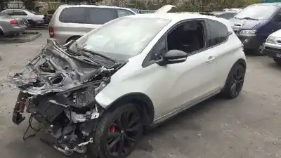 Veicolo di demolizione peugeot                                            208                                                                                                                                                                                                                                                        gti                                                                                                                                                                                                                                                        dell'anno 2017 alimentato 5g04