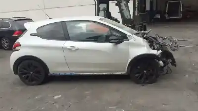 Veicolo di demolizione peugeot                                            208                                                                                                                                                                                                                                                        gti                                                                                                                                                                                                                                                        dell'anno 2017 alimentato 5g04